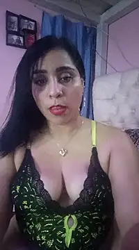 Snapshot of L_ucero chatting on March 17, 6:40 am L ucero online show from March 17, 6:40 am