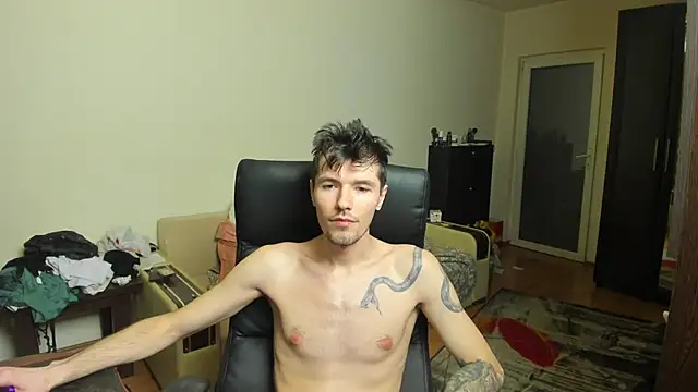 Snapshot of JustinPorno chatting on September 15, 5:13 pm JustinPorno online show from September 15, 5:13 pm