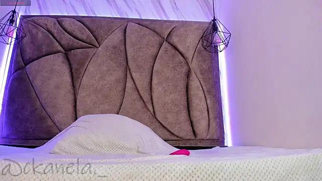 Kanela miller  online show from October 31, 12:35 pm