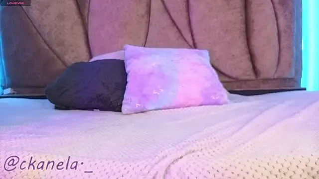 Kanela miller  online show from December 3, 12:15 pm