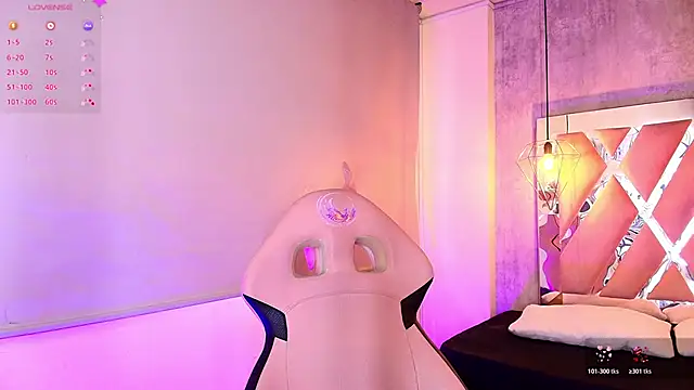 Snapshot of adara_evanss chatting on November 29, 8:31 pm adara evanss online show from November 29, 8:31 pm