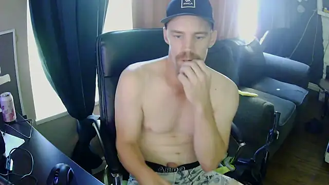 Slim Whitey online show from September 18, 9:40 pm