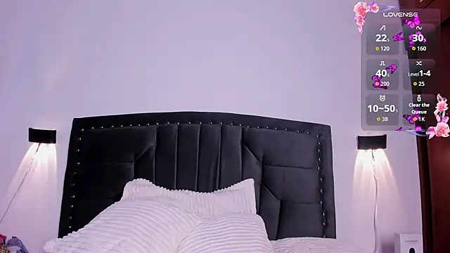 Lilith Thompson online show from November 15, 12:14 am