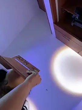 Lilith Thompson online show from October 22, 4:45 am