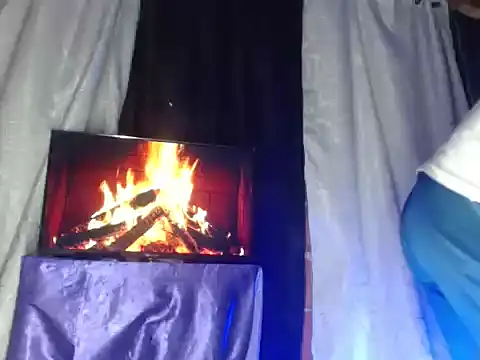 Snapshot of Hidden_Fantasies chatting on November 4, 11:08 pm Hidden Fantasies online show from November 4, 11:08 pm