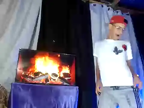 Snapshot of Hidden_Fantasies chatting on November 6, 11:20 pm Hidden Fantasies online show from November 6, 11:20 pm