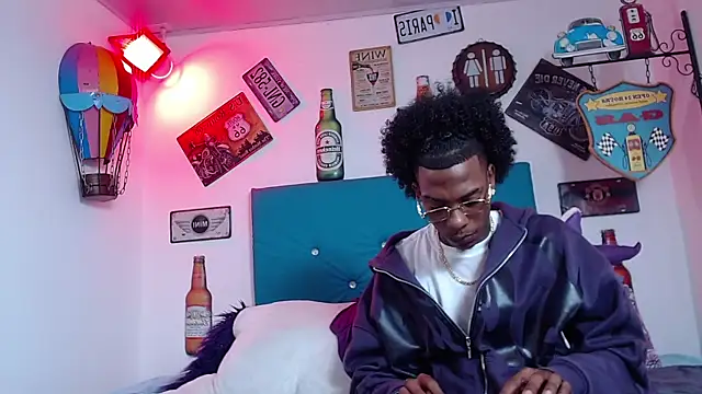 lili roussi online show from December 20, 10:23 pm