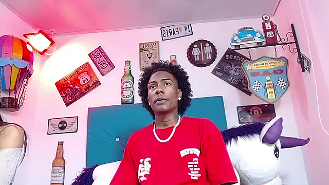 lili roussi online show from December 19, 9:50 pm