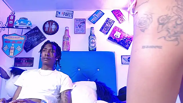 Snapshot of lili_roussi chatting on October 25, 12:21 am lili roussi online show from October 25, 12:21 am