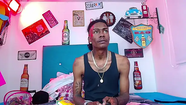 lili roussi online show from February 9, 8:07 pm