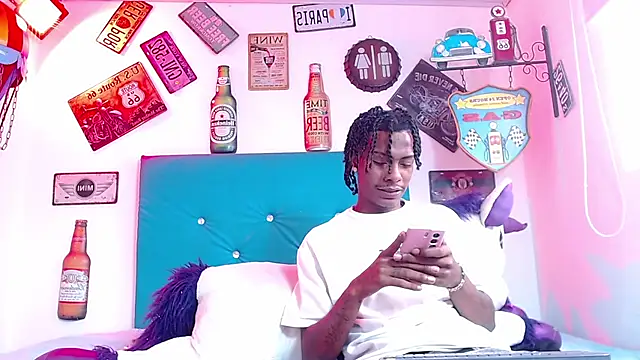 Snapshot of lili_roussi chatting on October 31, 5:20 pm lili roussi online show from October 31, 5:20 pm