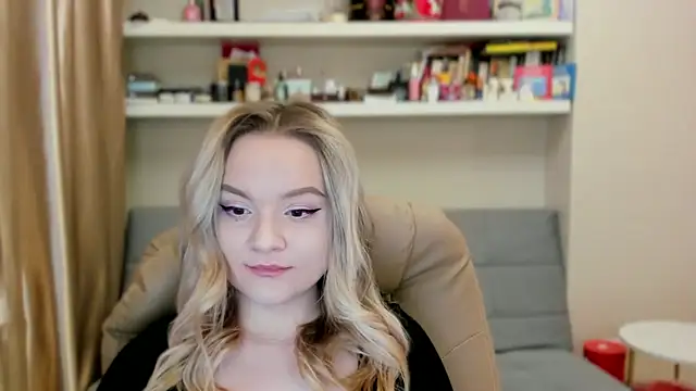 Kara Smith  online show from March 20, 10:55 pm