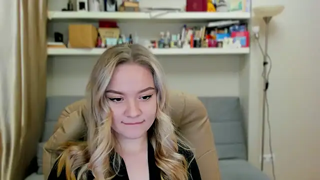 Kara Smith  online show from November 15, 11:09 pm