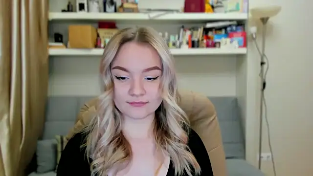 Kara Smith  online show from November 7, 12:04 am