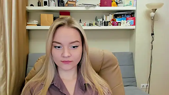 Kara Smith  online show from March 11, 11:58 pm