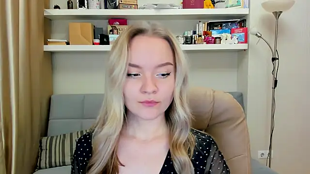 Kara Smith  online show from December 2, 1:09 am
