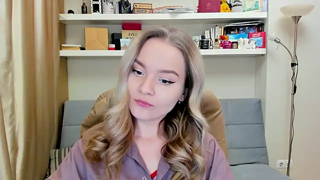 Kara Smith  online show from January 6, 11:19 pm