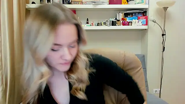 Kara Smith  online show from January 17, 10:34 pm