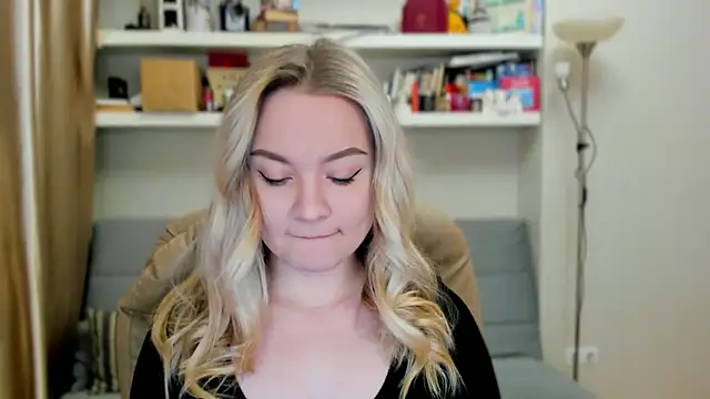 Kara Smith  online show from October 22, 10:41 pm