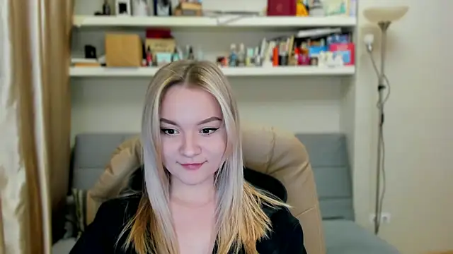 Kara Smith  online show from October 16, 10:51 pm