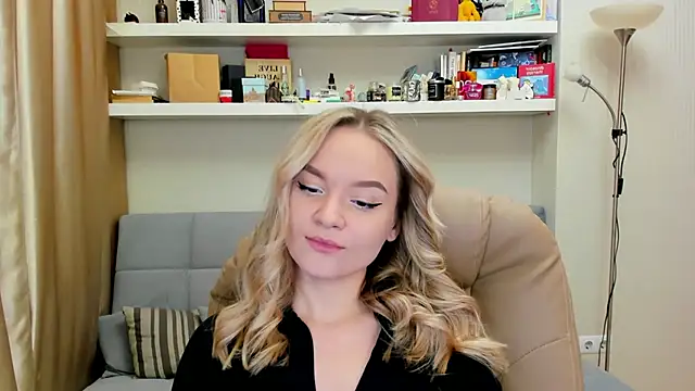 Kara Smith  online show from February 23, 9:26 pm