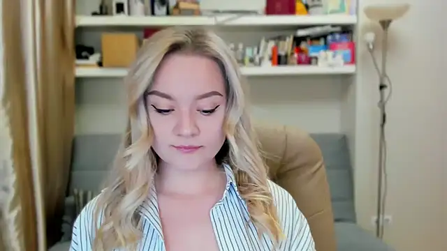 Kara Smith  online show from October 12, 10:44 pm