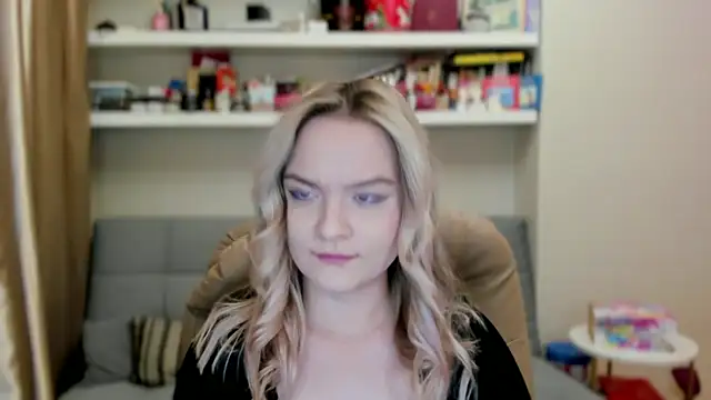 Kara Smith  online show from June 19, 11:09 pm