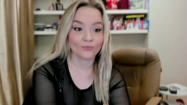 Kara Smith  online show from July 10, 11:49 pm