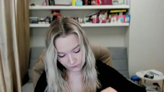 Kara Smith  online show from July 9, 10:31 pm