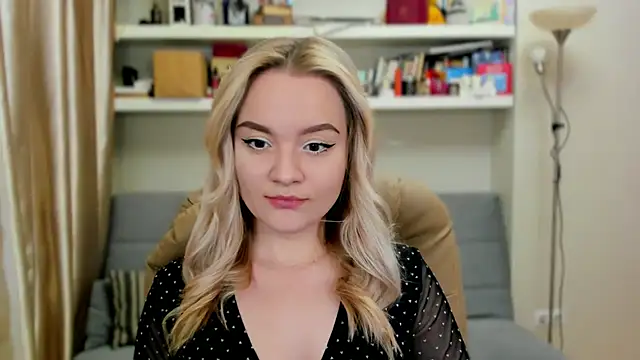 Kara Smith  online show from September 13, 9:48 pm