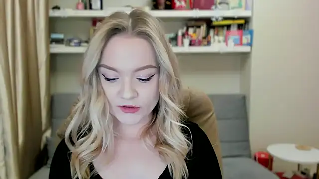 Kara Smith  online show from February 21, 11:51 pm