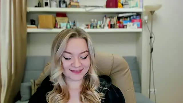 Kara Smith  online show from November 13, 12:25 am