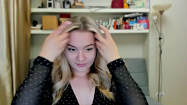 Kara Smith  online show from October 10, 9:59 pm