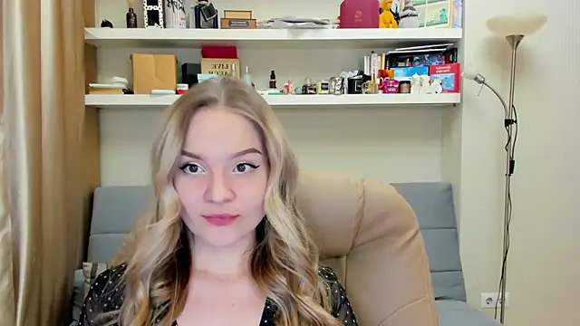 Kara Smith  online show from January 31, 11:13 pm