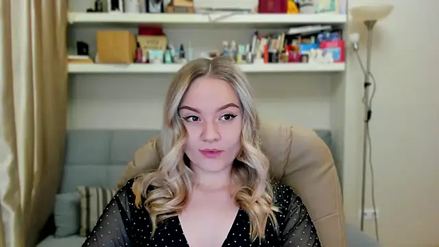 Kara Smith  online show from November 16, 10:13 pm