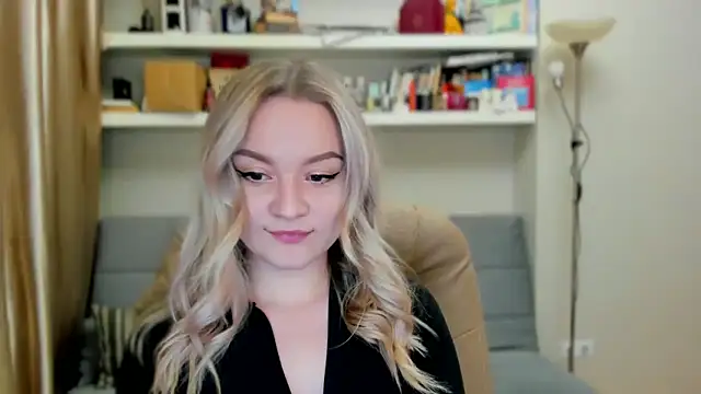 Kara Smith  online show from November 3, 12:16 am