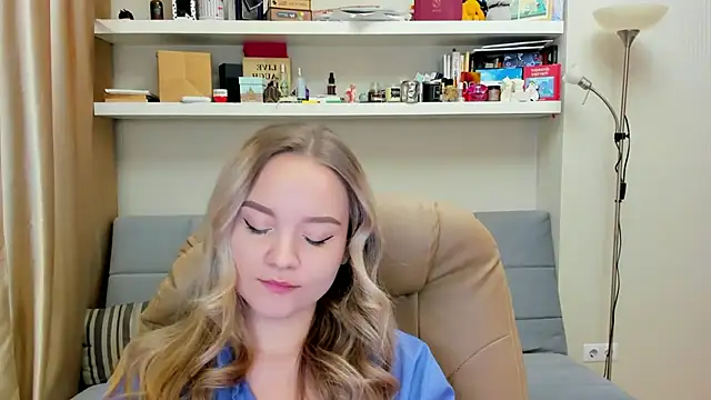 Kara Smith  online show from January 18, 10:49 pm