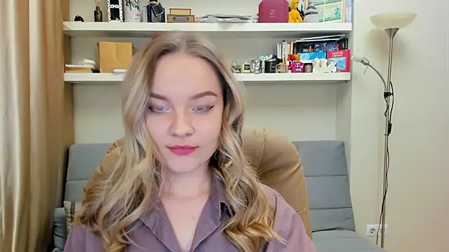 Kara Smith  online show from January 30, 11:02 pm
