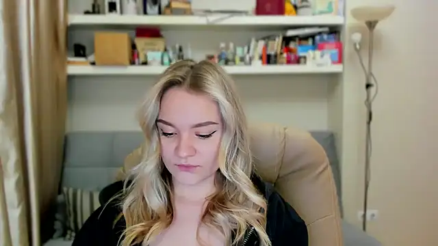 Kara Smith  online show from October 23, 10:52 pm