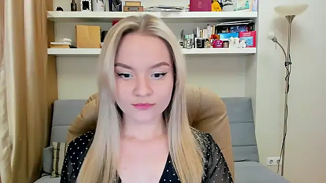 Kara Smith  online show from February 28, 11:56 pm