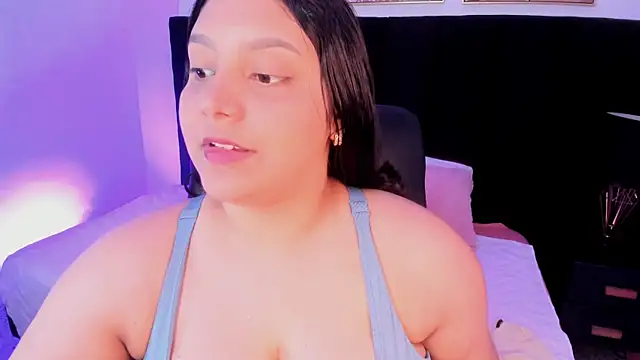 Snapshot of dullce77 chatting on June 15, 7:13 pm dullce77 online show from June 15, 7:13 pm