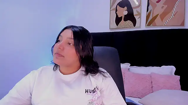 dullce77 online show from April 20, 7:37 pm