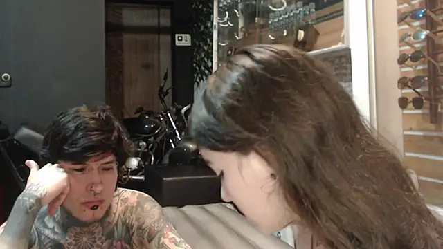 Snapshot of Alucard-Carmila chatting on September 13, 3:50 am Alucard-Carmila online show from September 13, 3:50 am