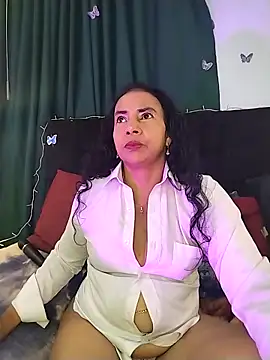 AlexaNovoa  online show from November 3, 11:52 pm