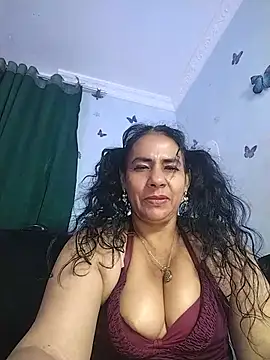 Snapshot of AlexaNovoa_ chatting on July 15, 2:40 am AlexaNovoa online show from July 15, 2:40 am