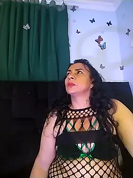 AlexaNovoa  online show from April 14, 1:43 am