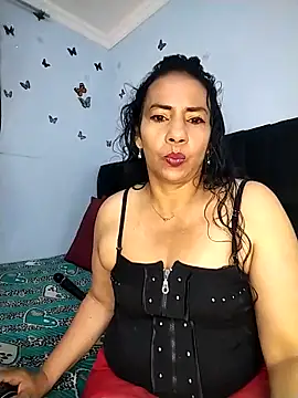 AlexaNovoa  online show from December 21, 9:15 pm