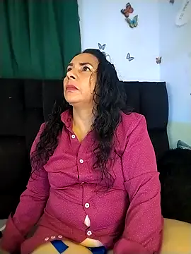 Snapshot of AlexaNovoa_ chatting on May 6, 1:31 am AlexaNovoa online show from May 6, 1:31 am