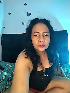 AlexaNovoa  online show from January 17, 1:20 am