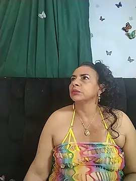 Snapshot of AlexaNovoa_ chatting on June 19, 1:22 am AlexaNovoa online show from June 19, 1:22 am